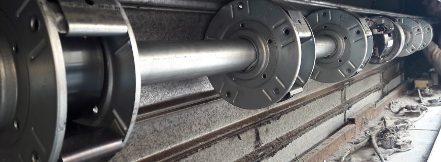 Remplacement d\'un axe à ressort pour rideau métallique à Aix en ... Remplacement d\'un axe à ressort pour rideau métallique à Aix en ...